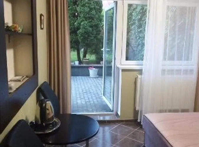 瑞彻吉公寓 招待所 3*